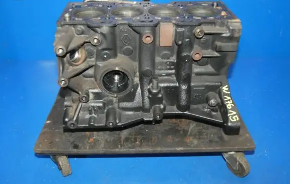 Mercedes-Benz A W176 Engine block 
