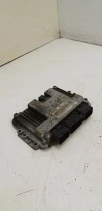 Suzuki SX4 Engine control unit/module 0281014232 ZY34027592