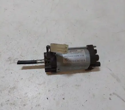 BMW 5 E39 Seat adjustment motor 521083501529