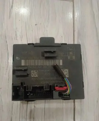 Volkswagen PASSAT B8 Door control unit/module ETG4RG4T
