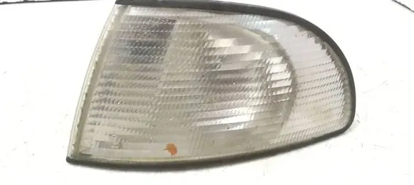 Audi A4 S4 B5 8D Front indicator light E401474