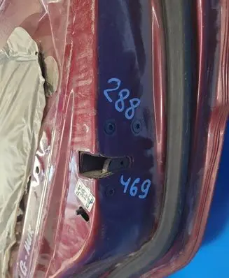 Hyundai Accent Front door lock 