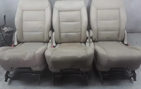 Seat set
