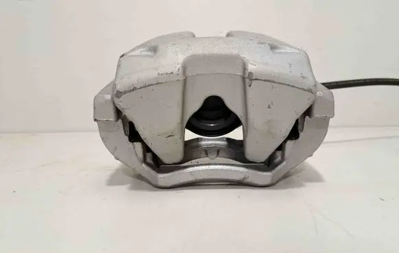 BMW X3 G01 Front brake caliper 6882260 6882254