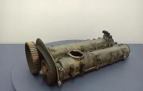 Volkswagen Golf IV Rocker cam cover 036103475N