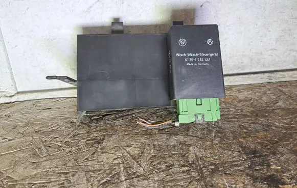 BMW 5 E34 Window control relay 61351384441 92362 61131384402