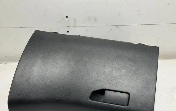 Peugeot 308 Glove box