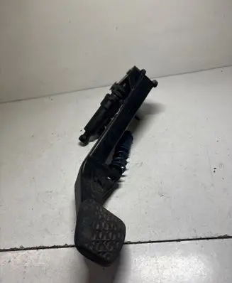 Mercedes-Benz E W211 Clutch pedal 2112910301 80411