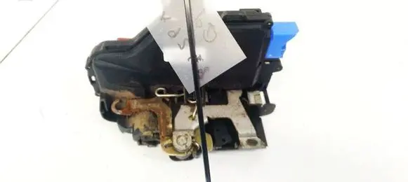 Skoda Octavia Mk2 (1Z) Front door lock 3d1837016