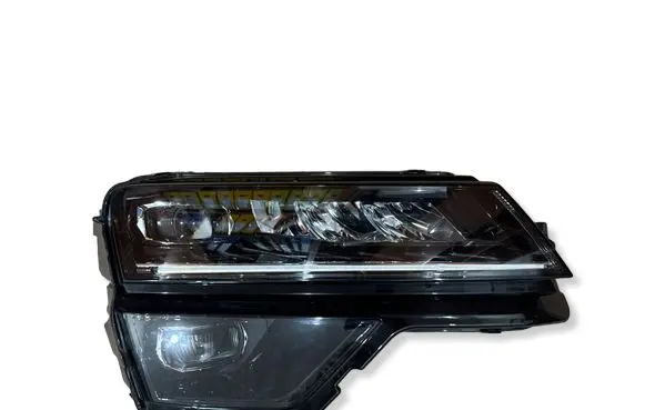 Skoda Karoq Headlight/headlamp 57B941016B 0020517607