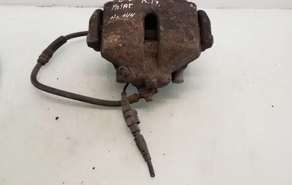 Volkswagen PASSAT B6 Front brake caliper