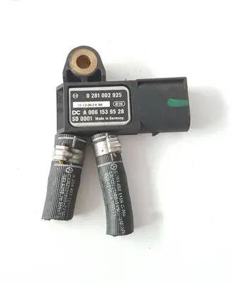 Mercedes-Benz C AMG W204 Exhaust gas pressure sensor A0061539528 1112092 0281002925