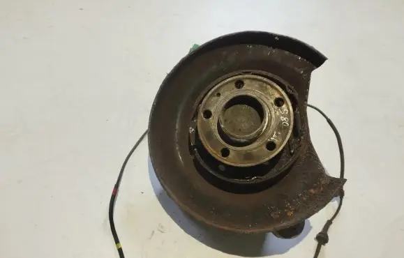Volvo S80 Rear wheel hub 9200824