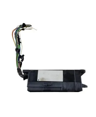 Ford Focus Fuse module AV6T14K131AD