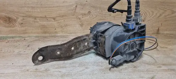 Volvo V70 Fuel filter housing 31342921