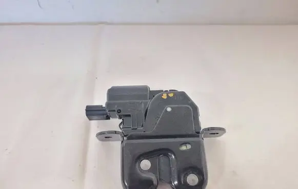 Renault Captur Tailgate lock latch 905039428R 40557160