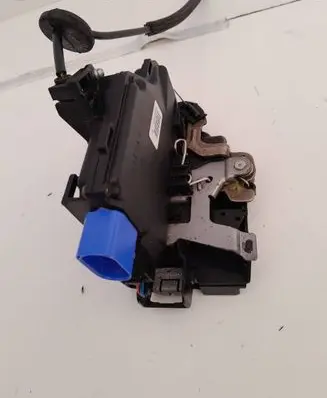 Volkswagen Caddy Front door lock 3D1837015