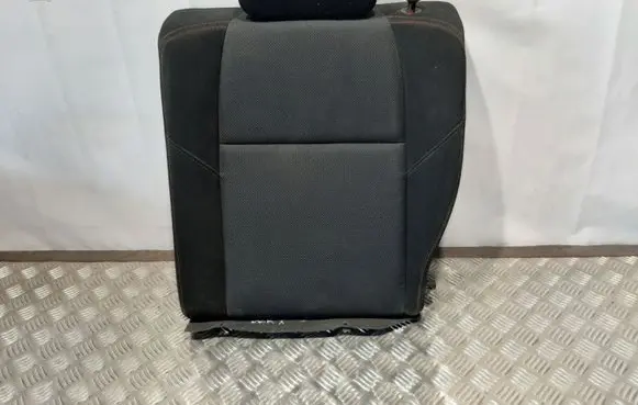 Subaru Impreza IV Rear seat AD264310