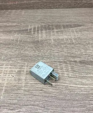 Opel Meriva A Other relay 13100504 0332201100