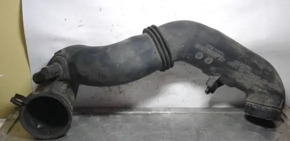 Subaru Outback Air intake hose/pipe A12AG05