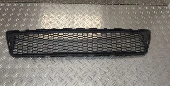 Toyota Verso Front bumper lower grill 531120F040