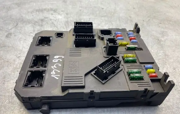Peugeot 407 Fuse module
