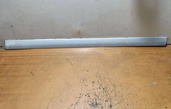 Mitsubishi Space Wagon Front door trim (molding) MR286466