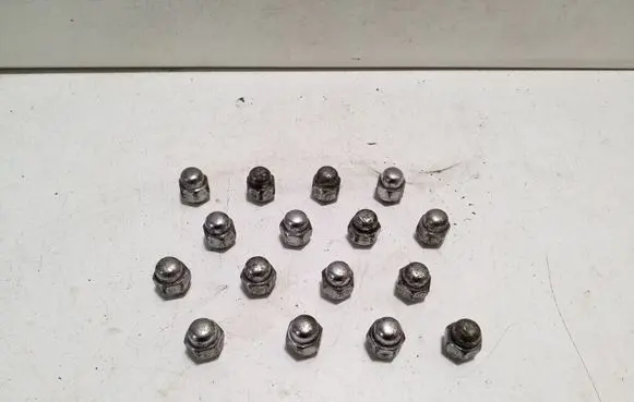 KIA Stonic Nuts/bolts 