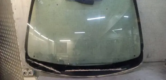 Renault Twingo II Front windscreen/windshield window