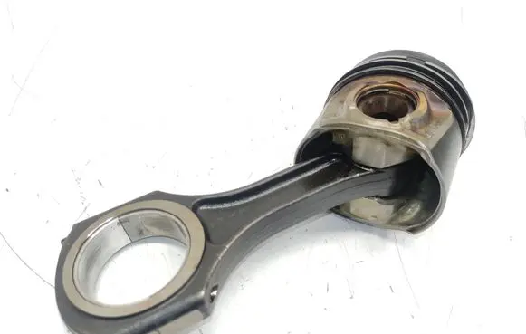Mercedes-Benz C W204 Piston with connecting rod 65100 A6510300020 OM651