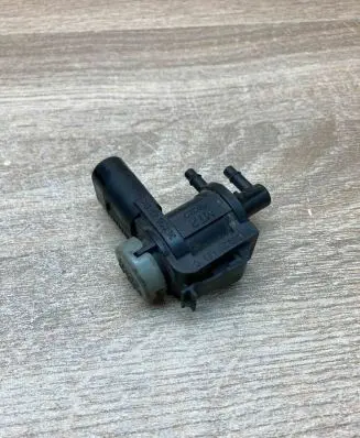 Volkswagen PASSAT B6 Turbo solenoid valve 1J0906283C