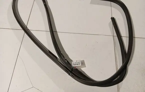 Ford Mondeo MK IV Rubber seal front coupe door 