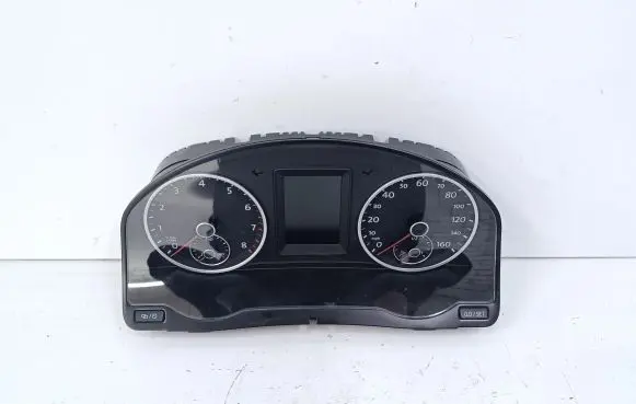 Volkswagen Tiguan Speedometer (instrument cluster) 5N0920973B
