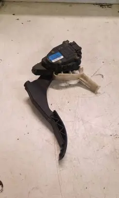 Volkswagen Golf IV Accelerator throttle pedal 1J1723503H