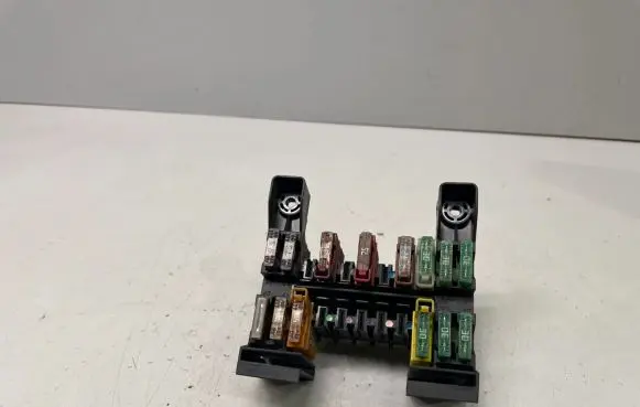 Mercedes-Benz E W211 Fuse module 2115450301