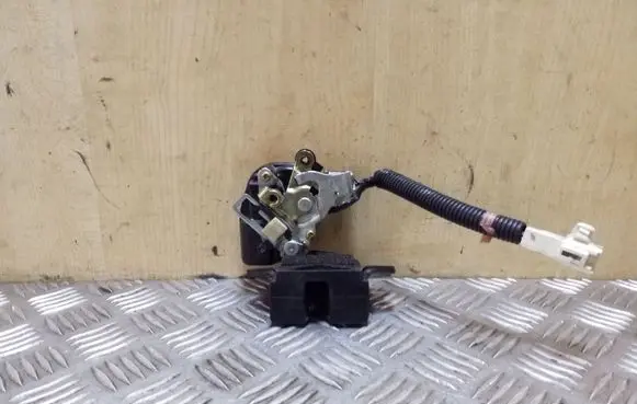 Toyota Corolla E120 E130 Tailgate/trunk/boot lock/catch/latch