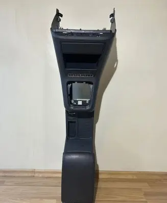Volkswagen Tiguan Armrest 5M0864207E