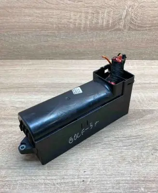 Volkswagen Golf V Fuse module 052650342400 KHMA504 53062AKB