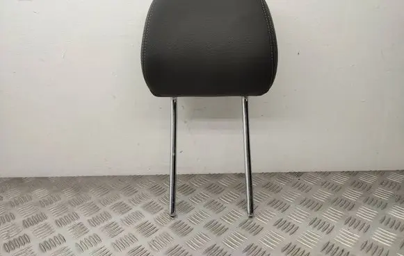 Mercedes-Benz B W246 W242 Front seat headrest
