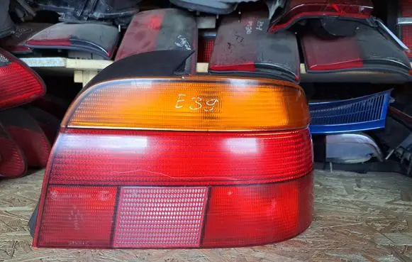 BMW 5 E39 Rear/tail lights 8358032 2VP00724002
