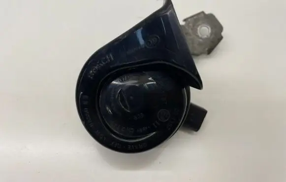 Volkswagen Golf VI Horn signal