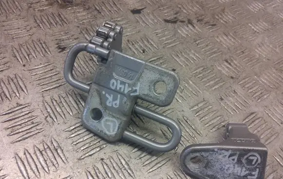 Peugeot RCZ Front door hinges set 