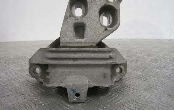 BMW 2 Active Tourer U06 Engine mount vacuum valve