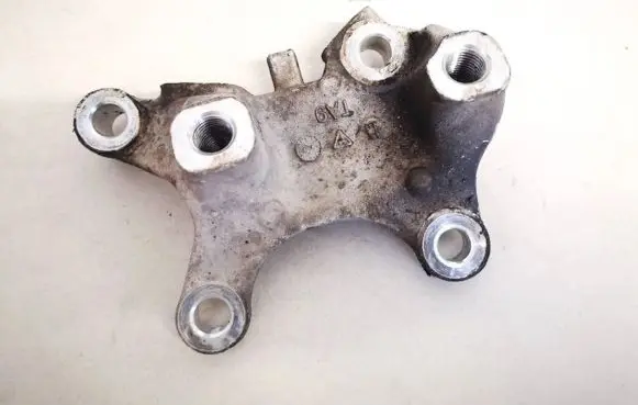 Honda Civic IX Engine mounting bracket