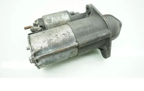 Opel Zafira B Starter motor 55556092