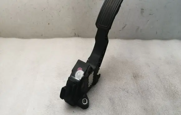 Toyota Auris 150 Accelerator throttle pedal 7811002020 07044A