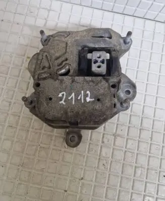 Gearbox mounting bracket