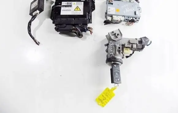 Mazda 6 Engine ECU kit and lock set 2758008103 VP7ALF14B205F RF8G18881D