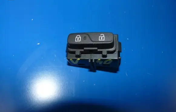 Volvo V40 Central locking switch button 31334571