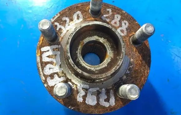 Lincoln MKZ II Rear wheel bearing hub K2GZ1104A